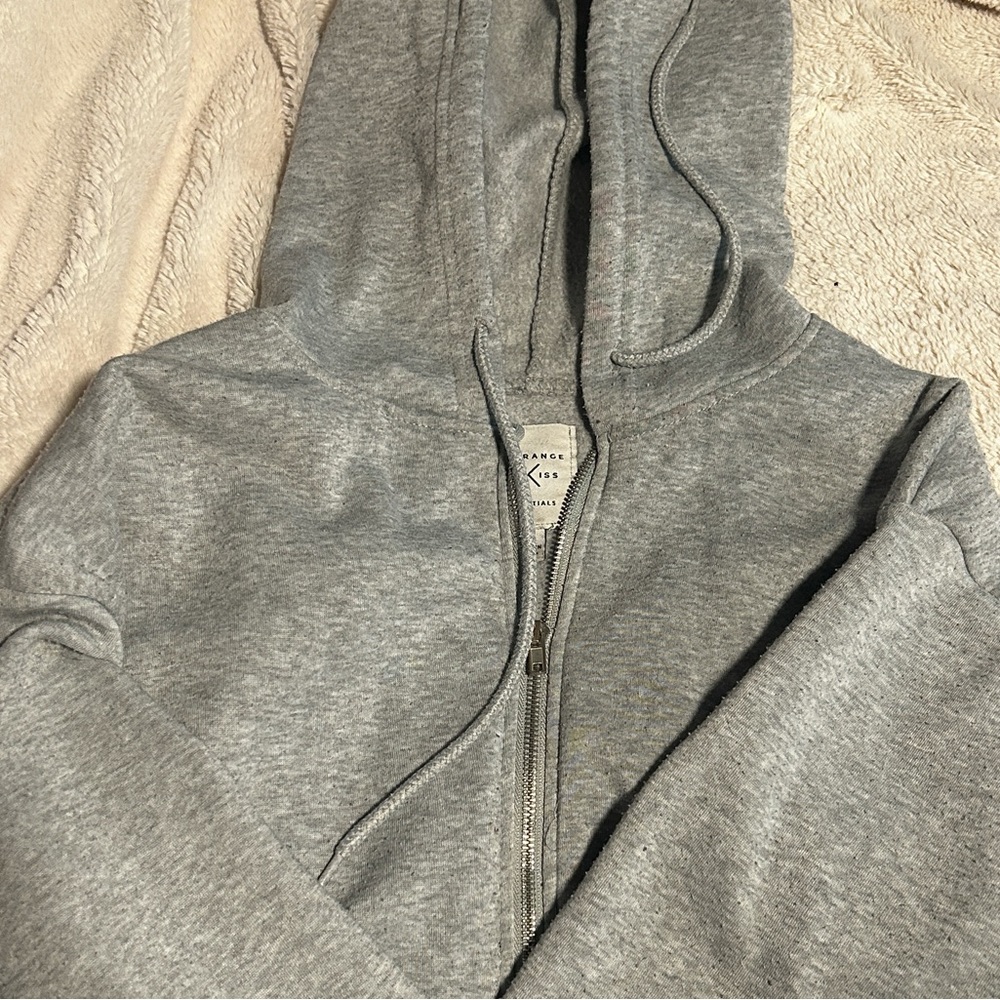 grey zip up hoodie